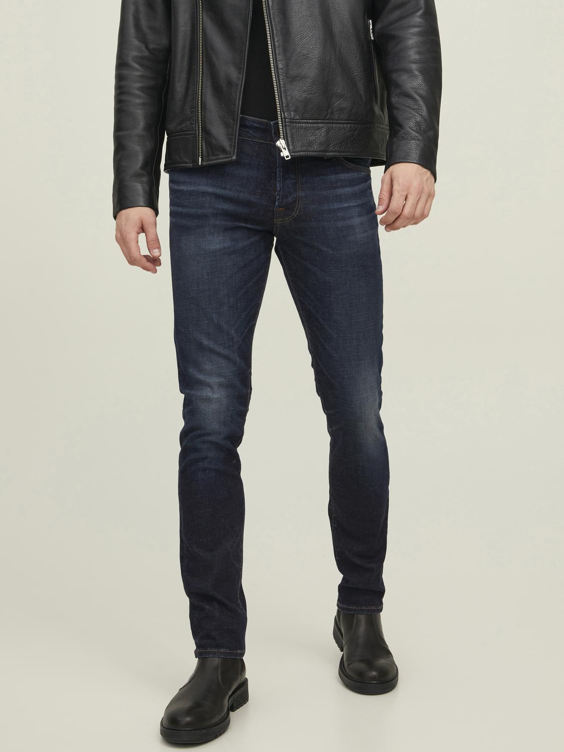 model_shot-front